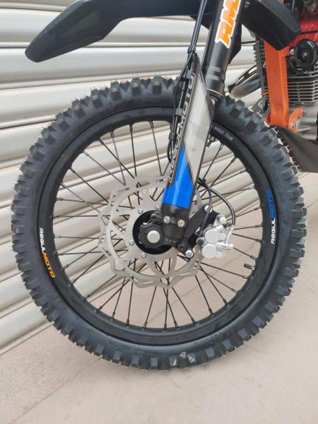 Мотоцикл Regulmoto Athlete 300 Pro (4 клапана, 6 передач) Мотоцикл Regulmoto Athlete 300 Pro (4 клапана, 6 передач)